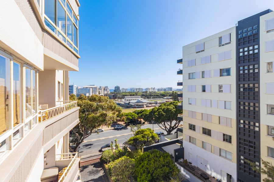 1 Bedroom Property for Sale in Green Point Western Cape